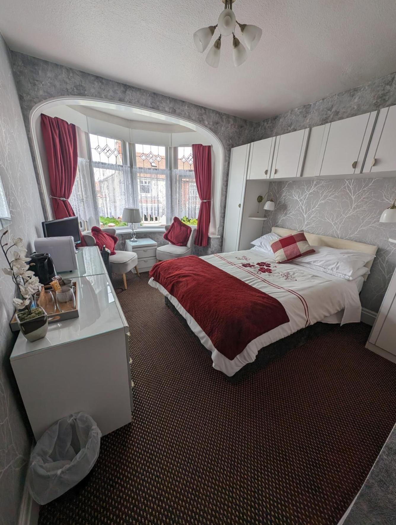 Hesketh 3* Blackpool