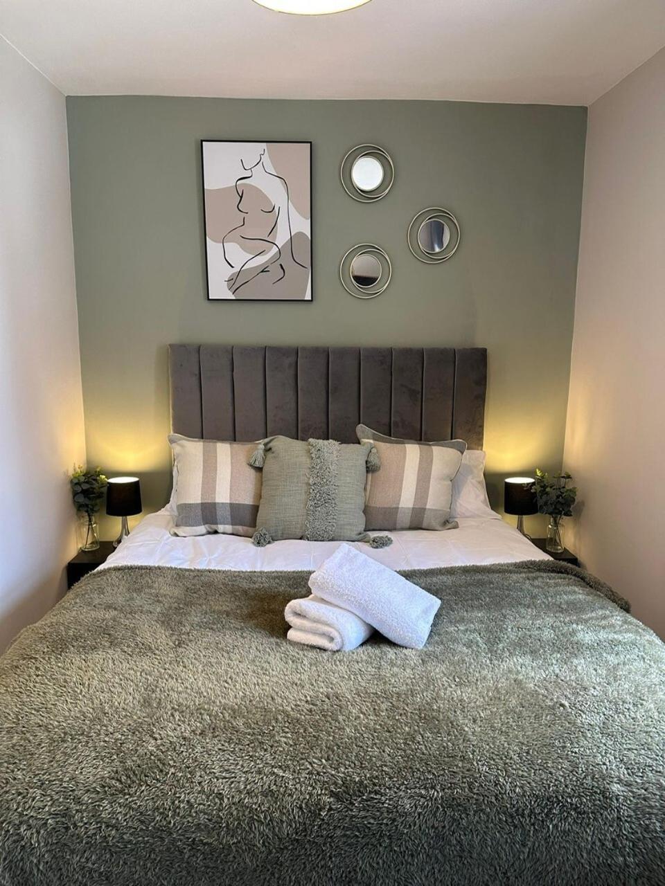 Apartment Abode - Vance Road Star House *