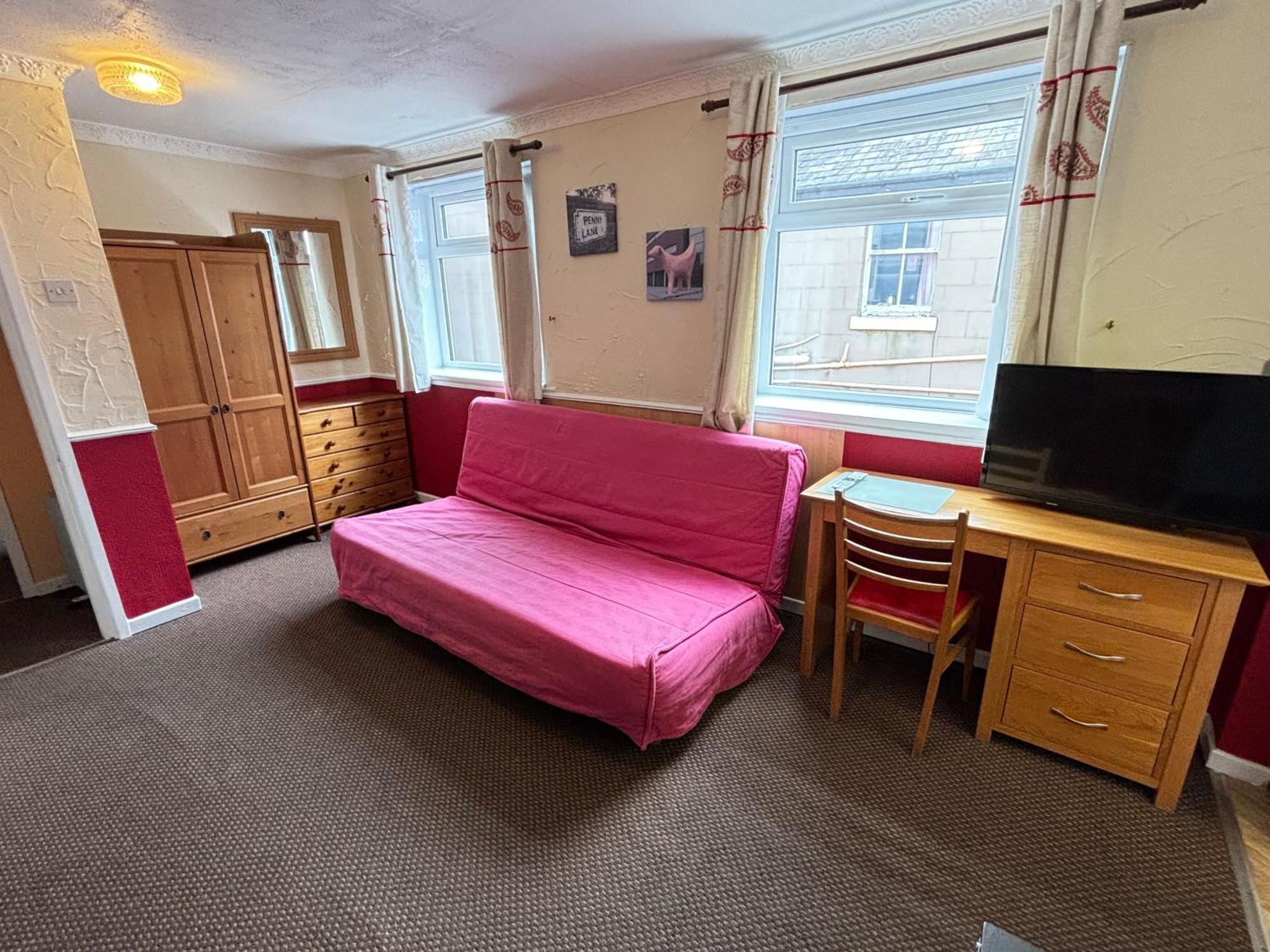 Lindisfarne - Families & Couples Only Apartment *