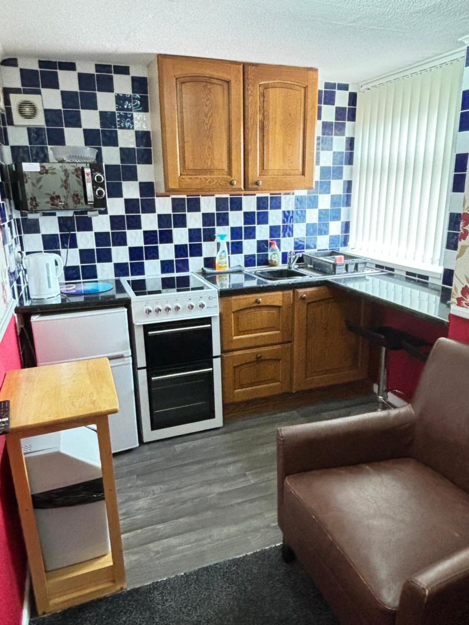 Apartment Lindisfarne - Families & Couples Only *
