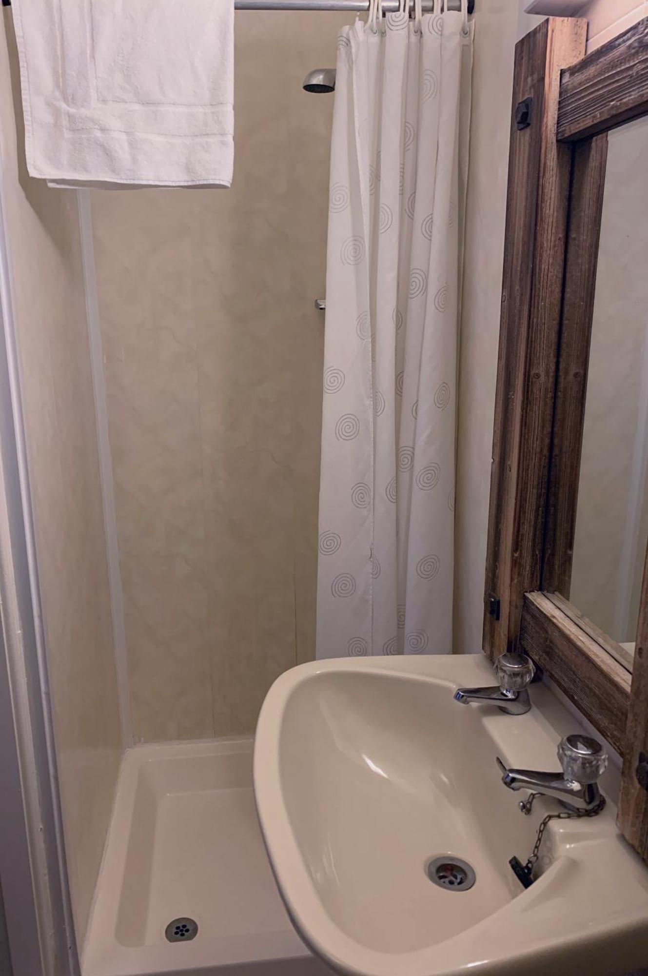 Hotel Canasta