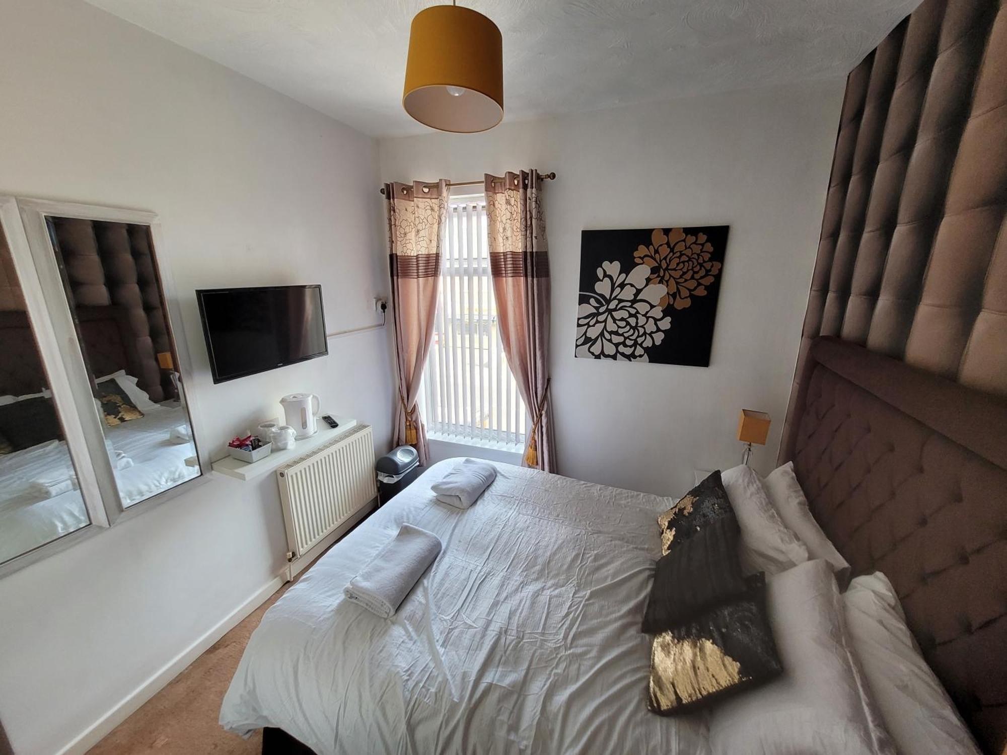 Tamarind Cove & Barrons Hotel 4*