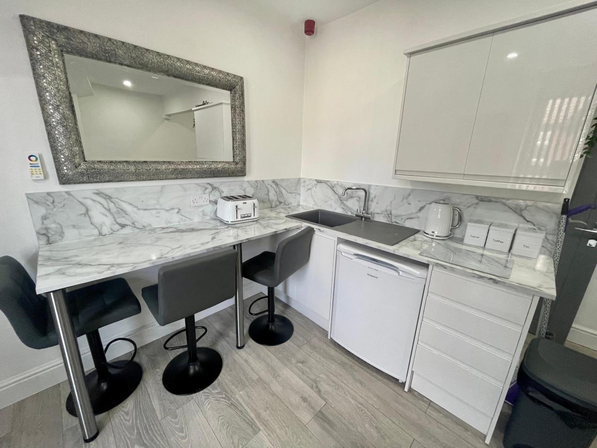 Osborne Luxury Hot Tub And Jacuzzi Apartment Blackpool