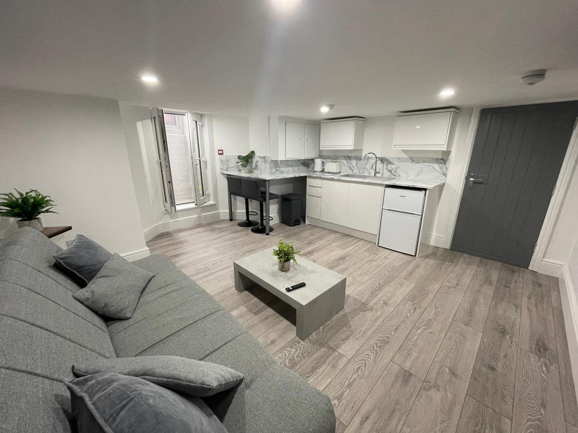 Apartment Osborne Luxury Hot Tub And Jacuzzi Blackpool