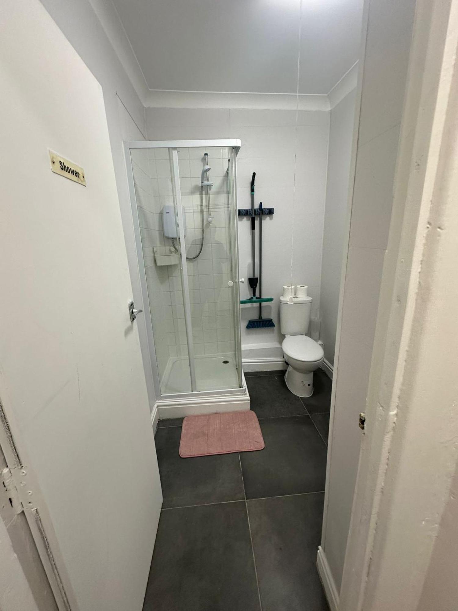 Suli House- Flats & En-suite-families And Couples Only *