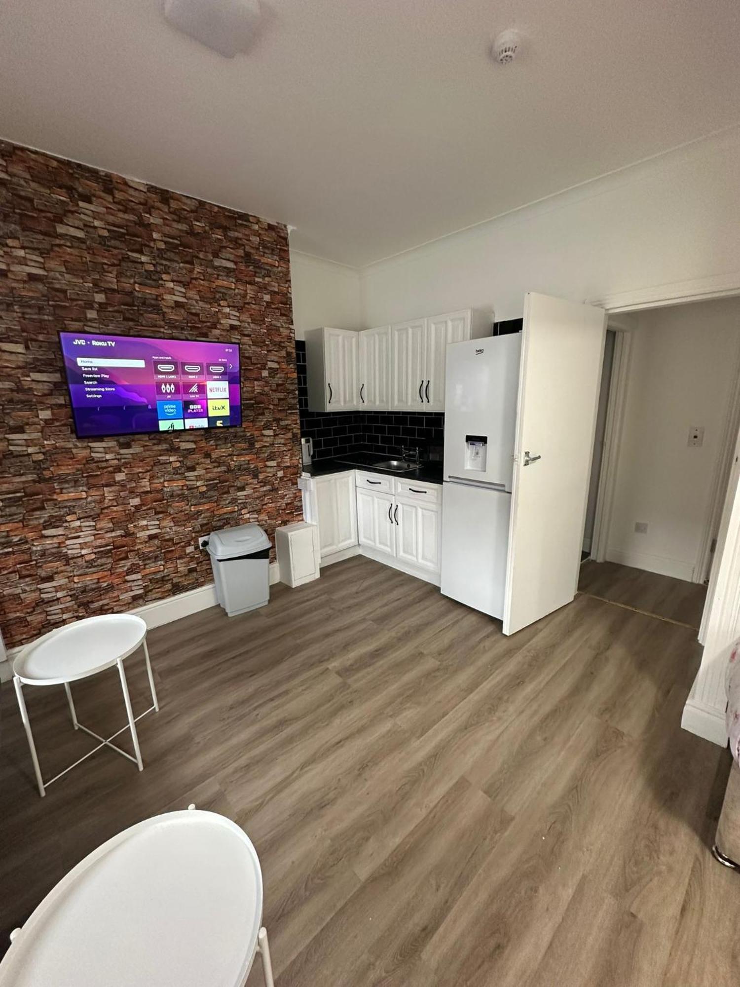 Suli House- Flats & En-suite-families And Couples Only Apartment Blackpool