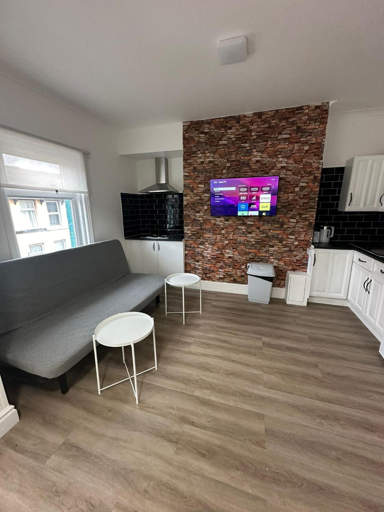 Suli House- Flats & En-suite-families And Couples Only Blackpool