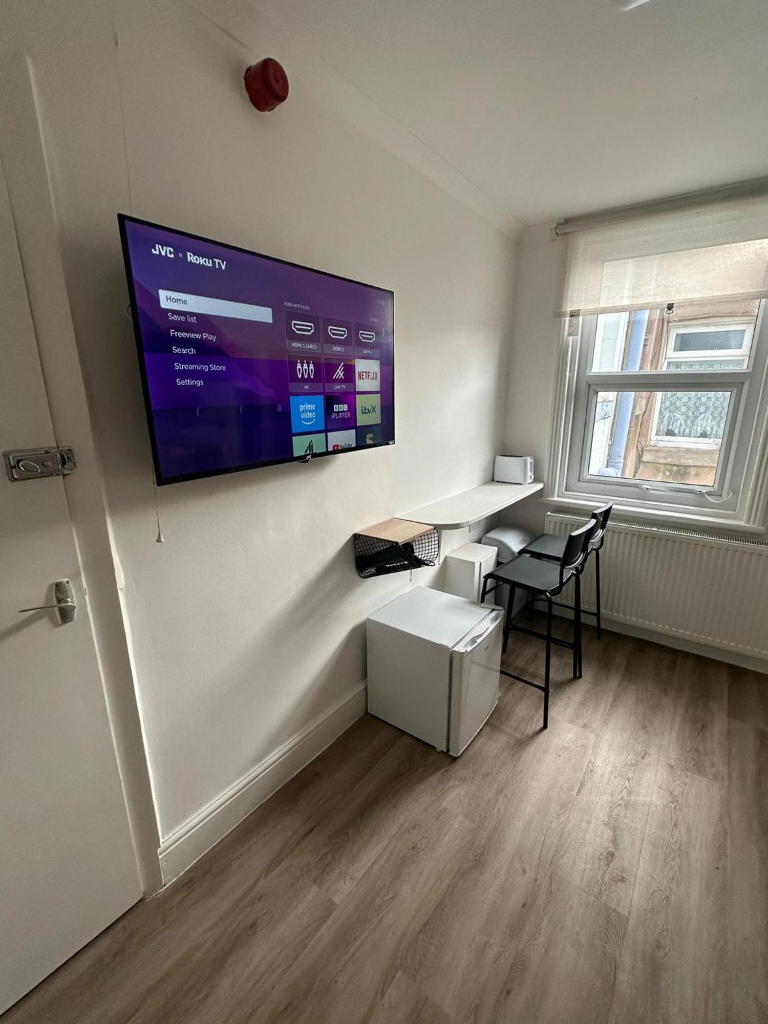 Suli House- Flats & En-suite-families And Couples Only Apartment