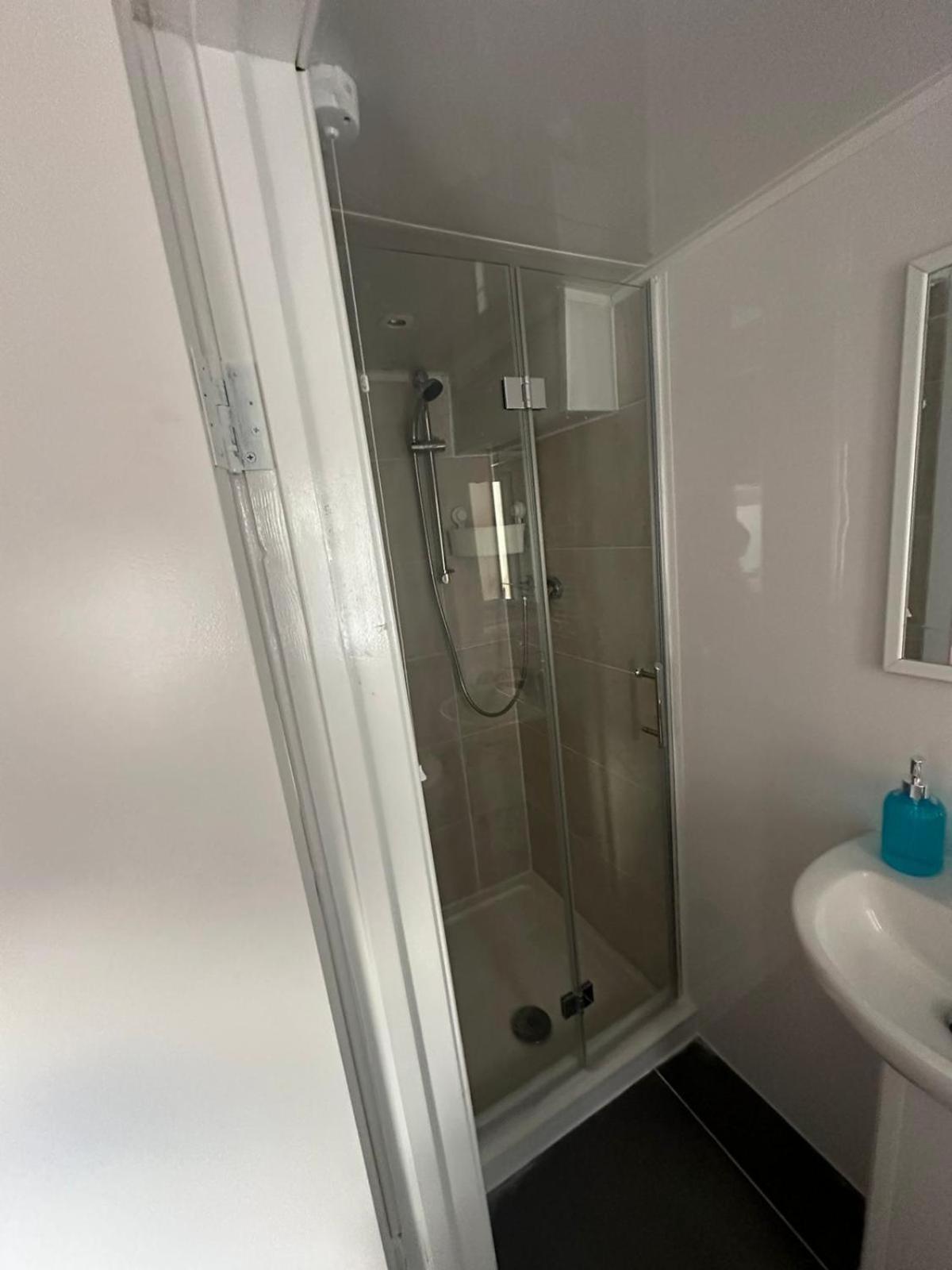 Suli House- Flats & En-suite-families And Couples Only * Blackpool