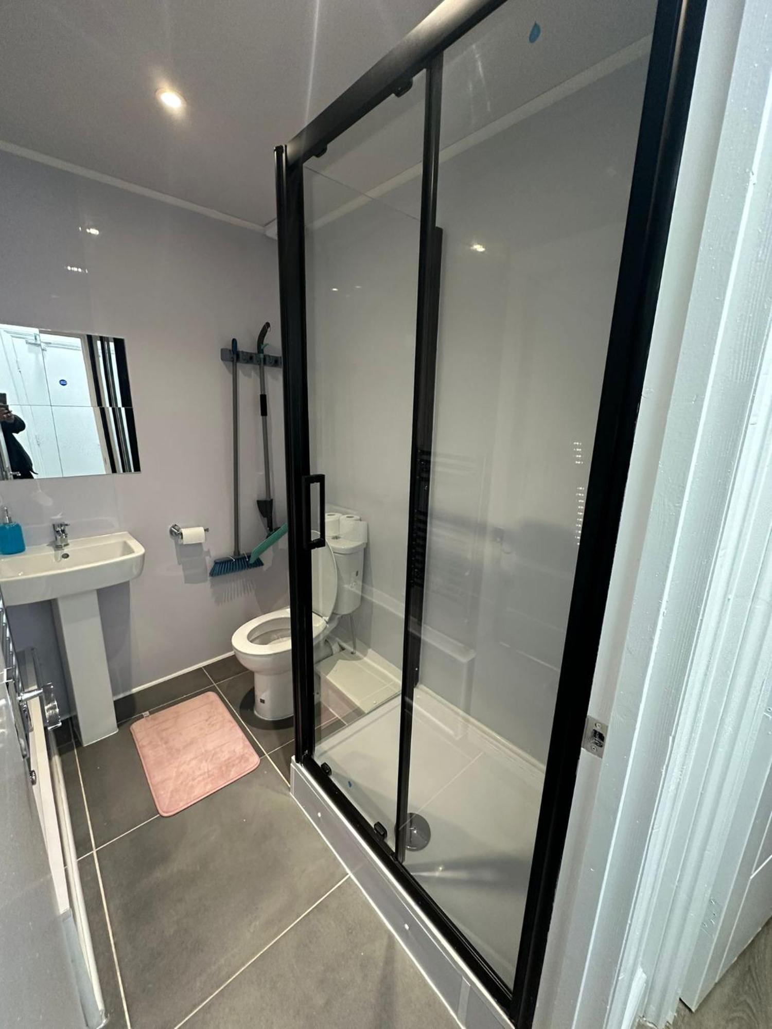 Suli House- Flats & En-suite-families And Couples Only * Blackpool