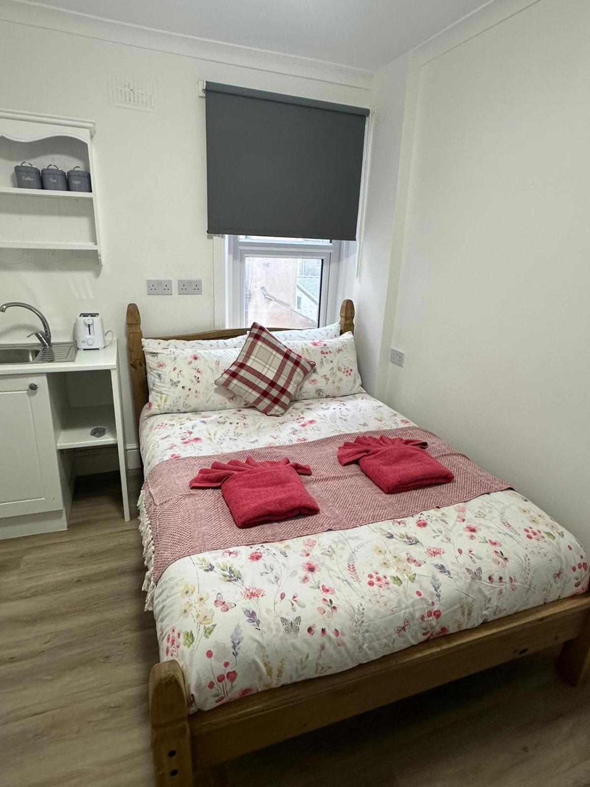 Suli House- Flats & En-suite-families And Couples Only * Blackpool