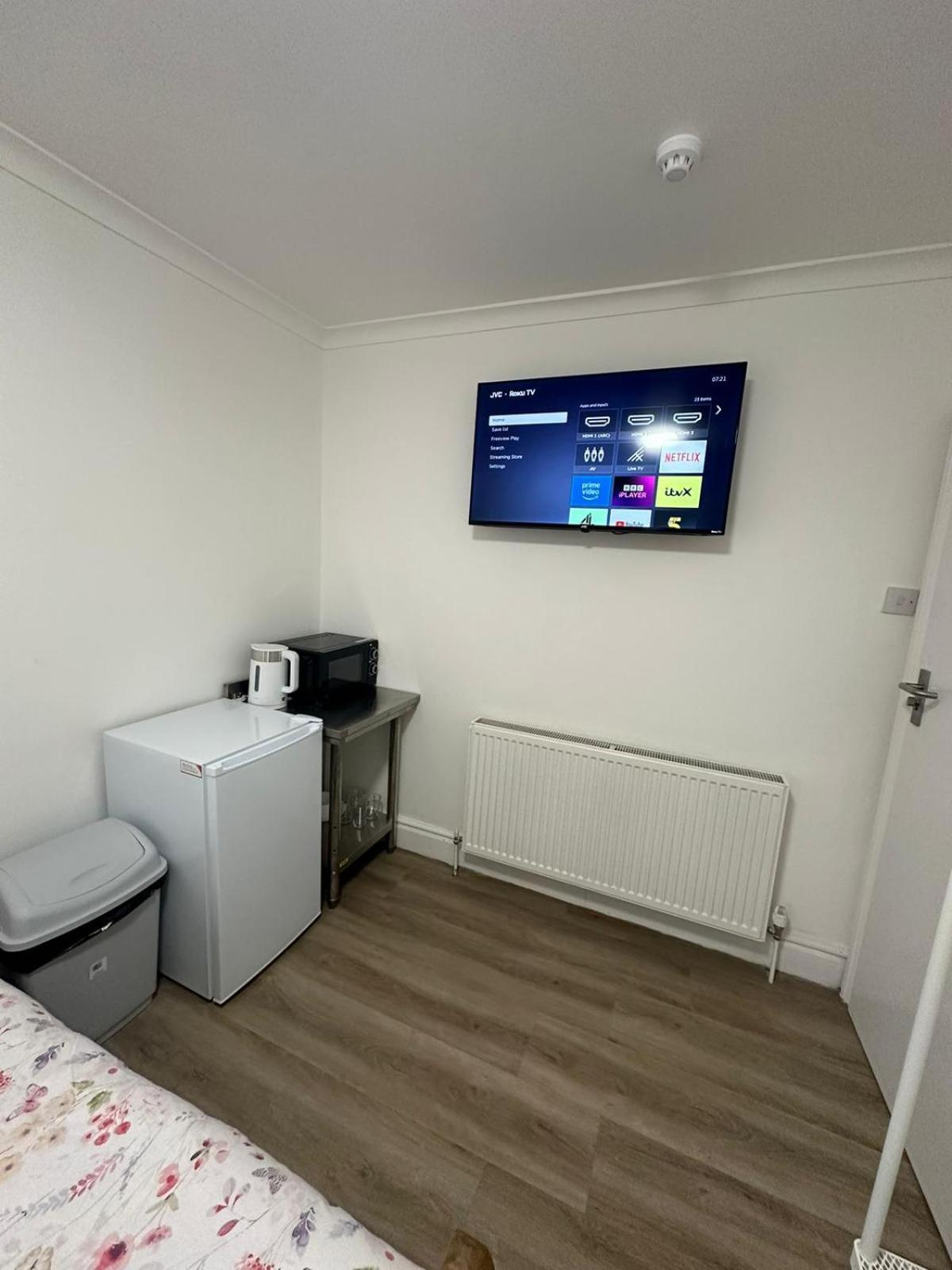 Suli House- Flats & En-suite-families And Couples Only