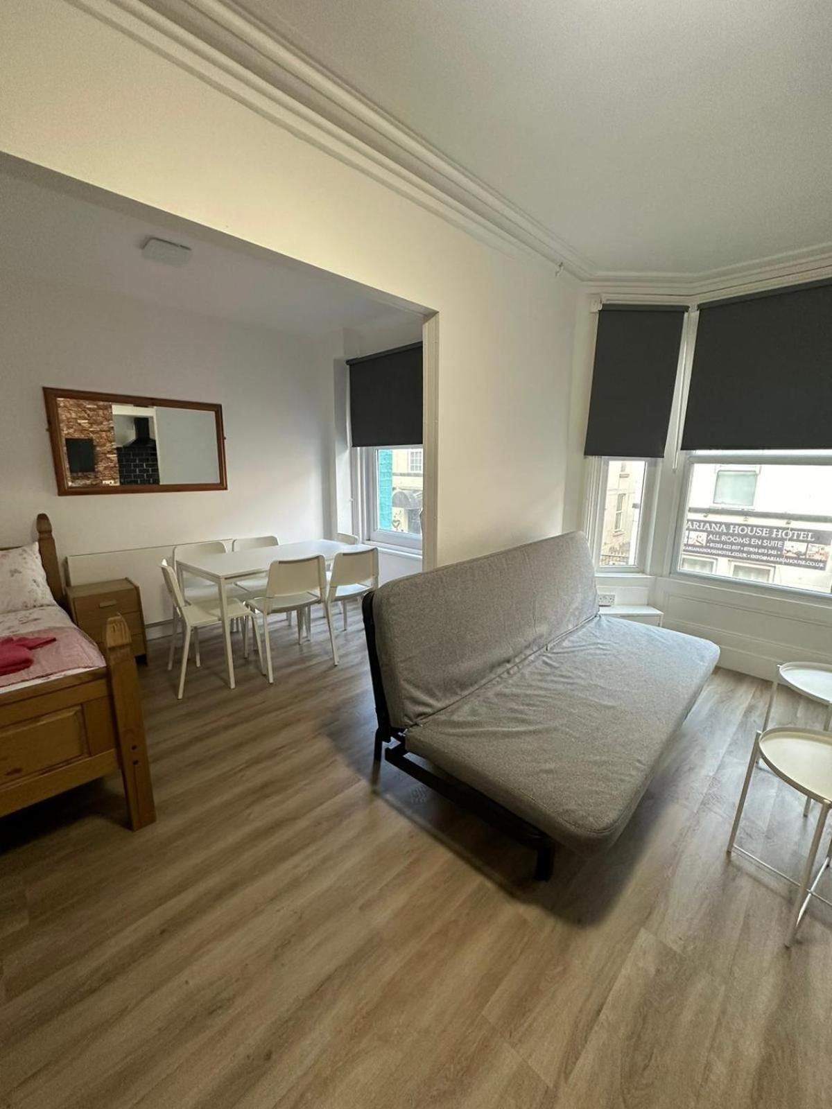 Suli House- Flats & En-suite-families And Couples Only Apartment Blackpool