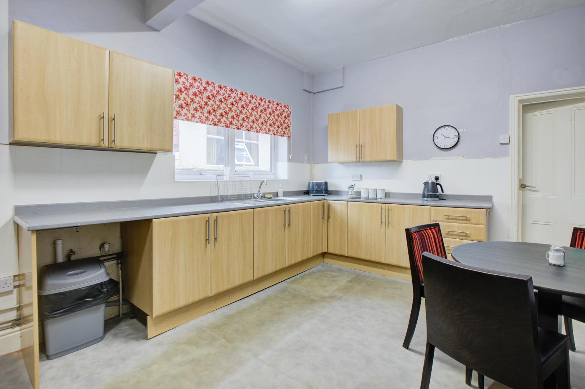 The Sandringham Court & Apartment-all Groups Welcome