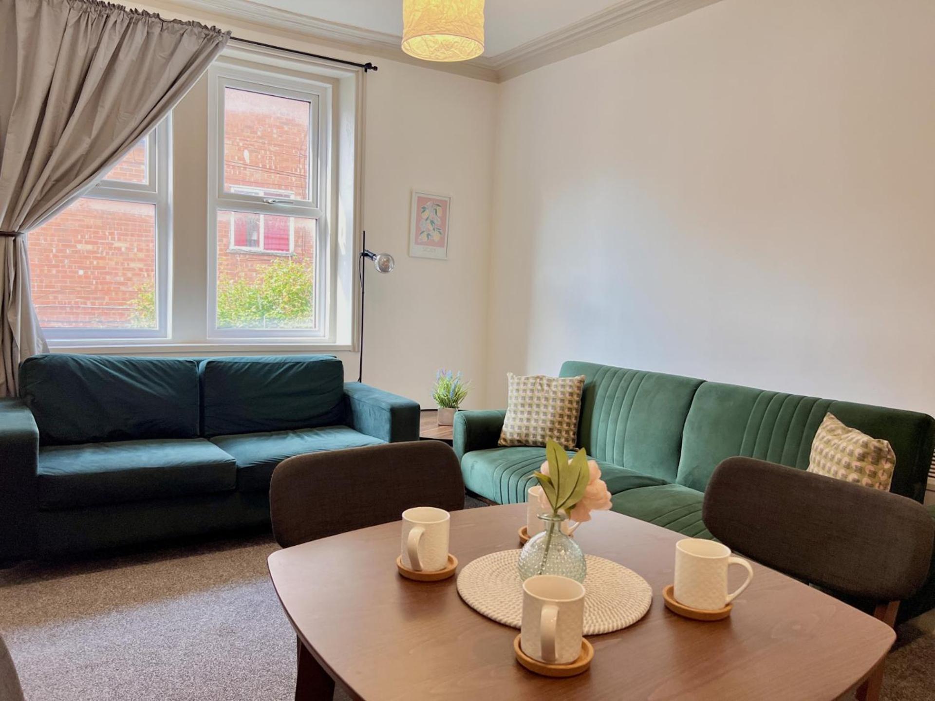 Spacious One Bedroom Next To Winter Gardens With Free On-site Parking, * Blackpool
