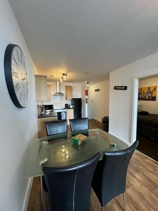 Subway Apartment *