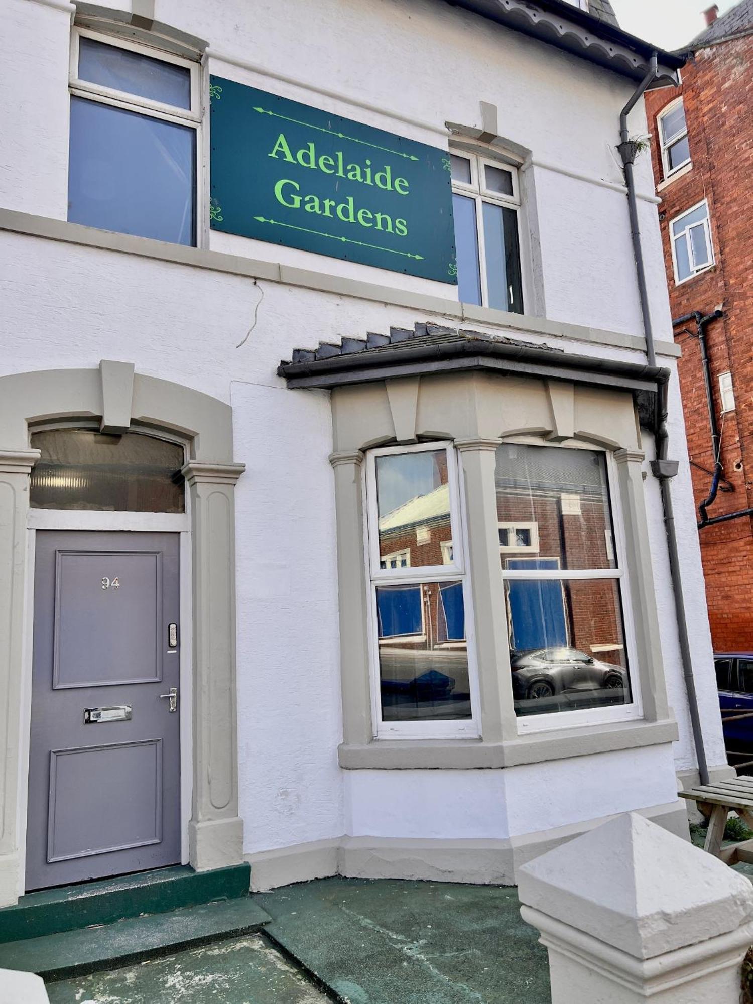 Spacious One Bedroom Next To Winter Gardens With Free On-site Parking, Apartment Blackpool