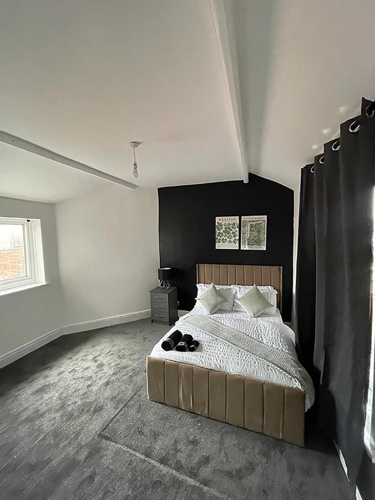 Spacious 6-bedroom In Bedes, Holiday home *