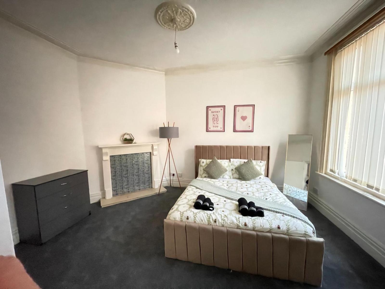 Holiday home Spacious 6-bedroom In Bedes,