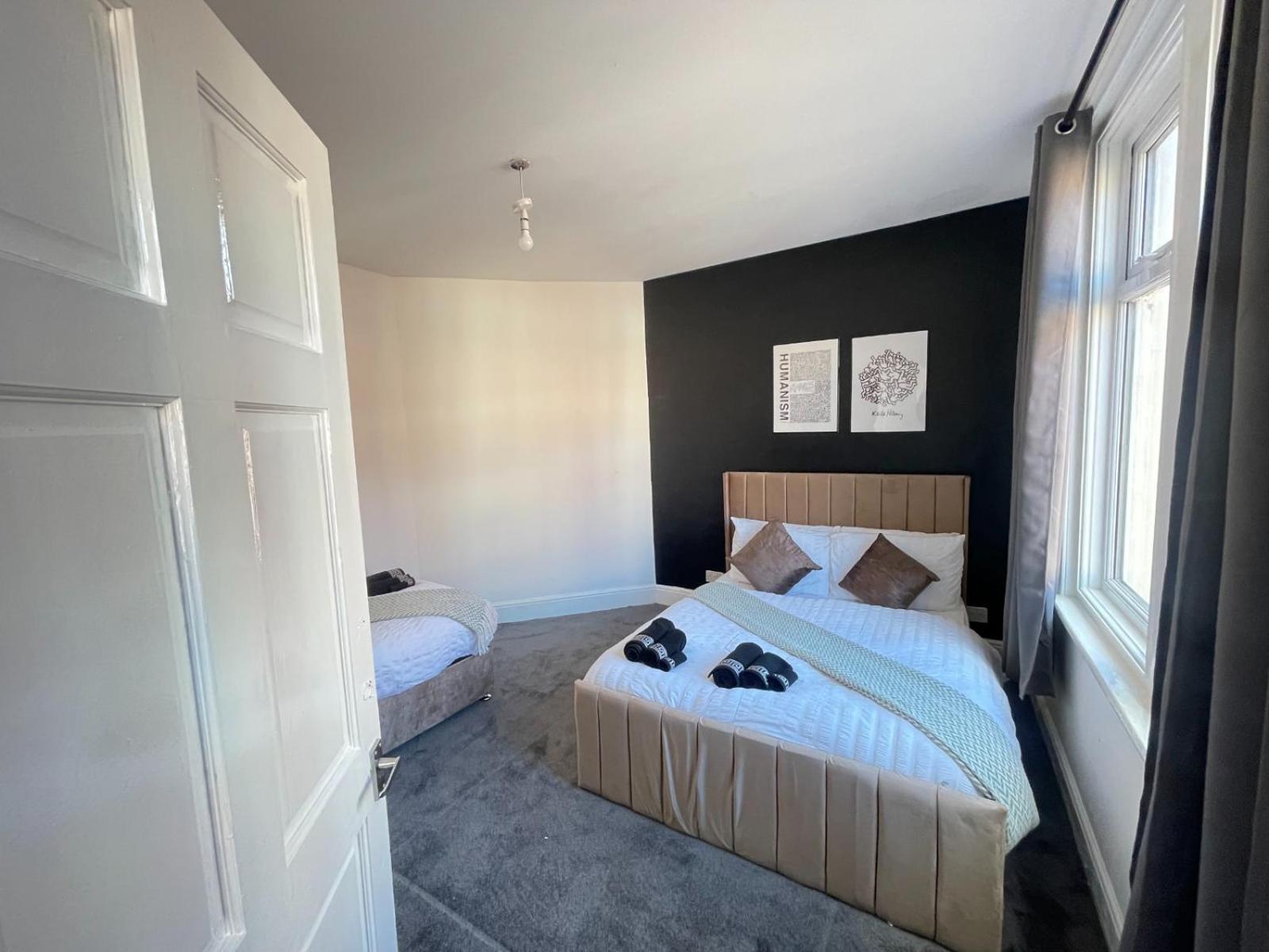 Spacious 6-bedroom In Bedes, Blackpool
