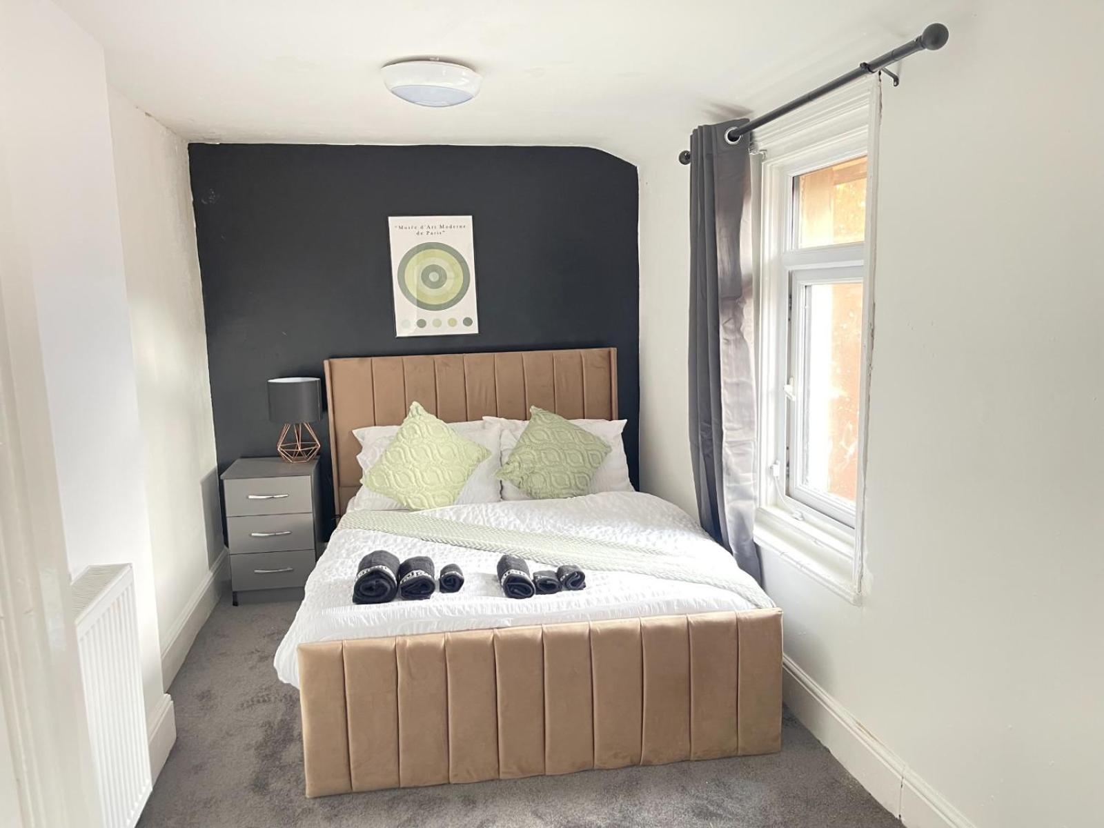 Holiday home Spacious 6-bedroom In Bedes,