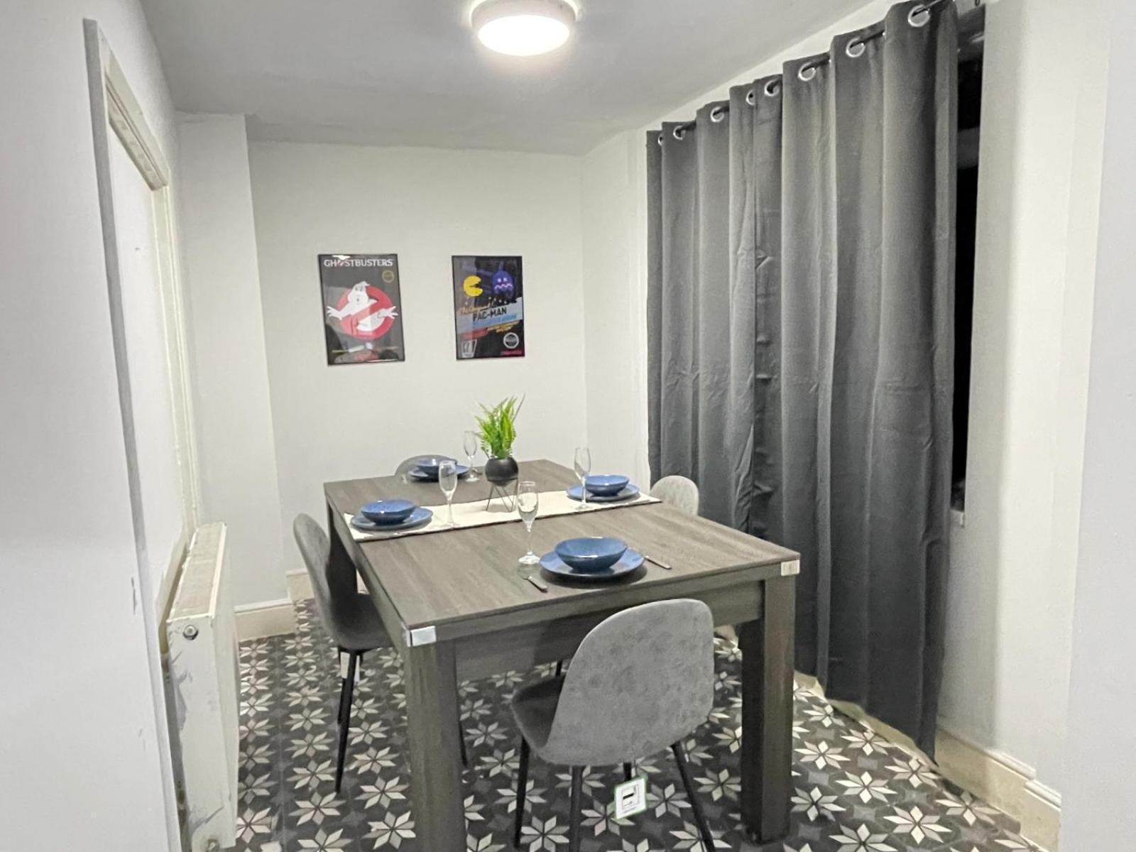 Spacious 6-bedroom In Bedes,