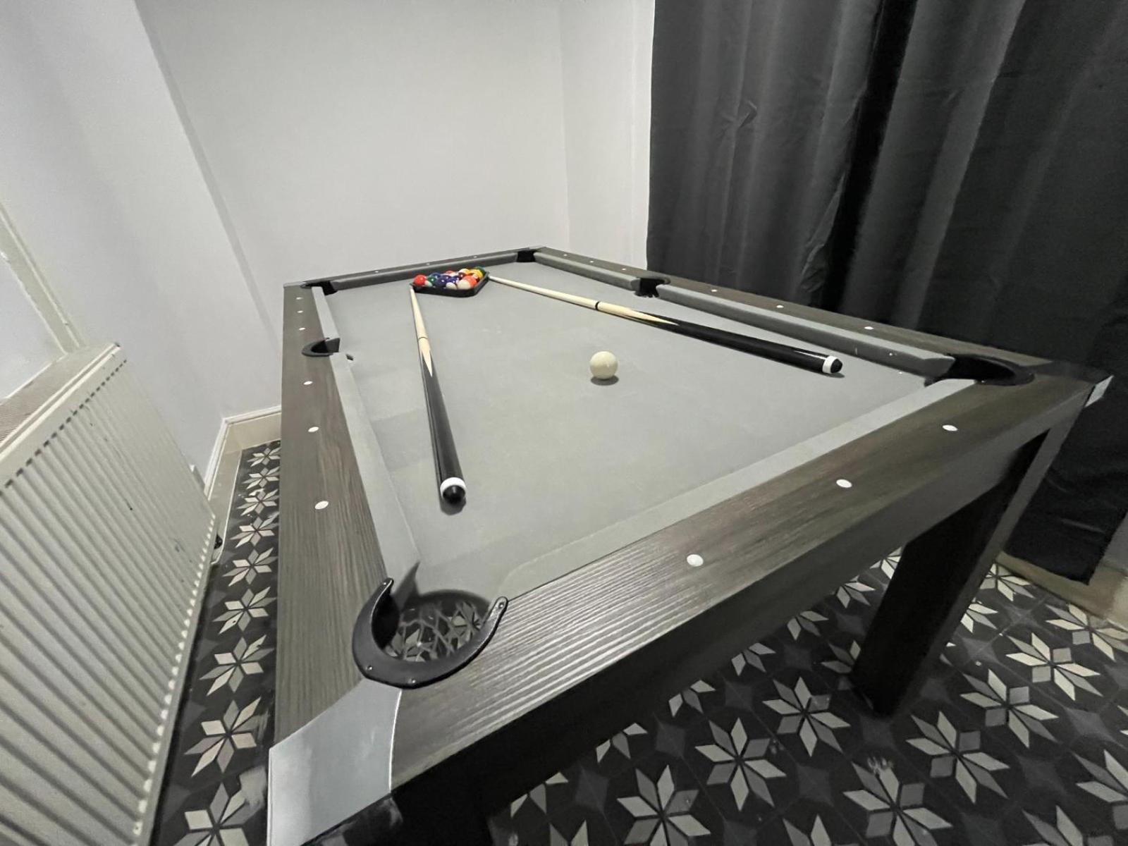 Spacious 6-bedroom In Bedes, Holiday home Blackpool