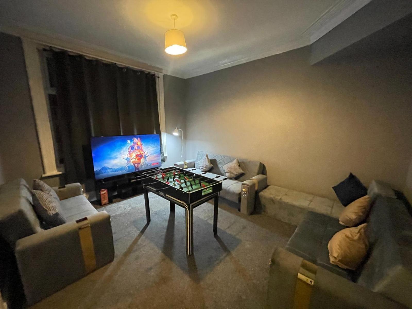 Holiday home Spacious 6-bedroom In Bedes, Blackpool