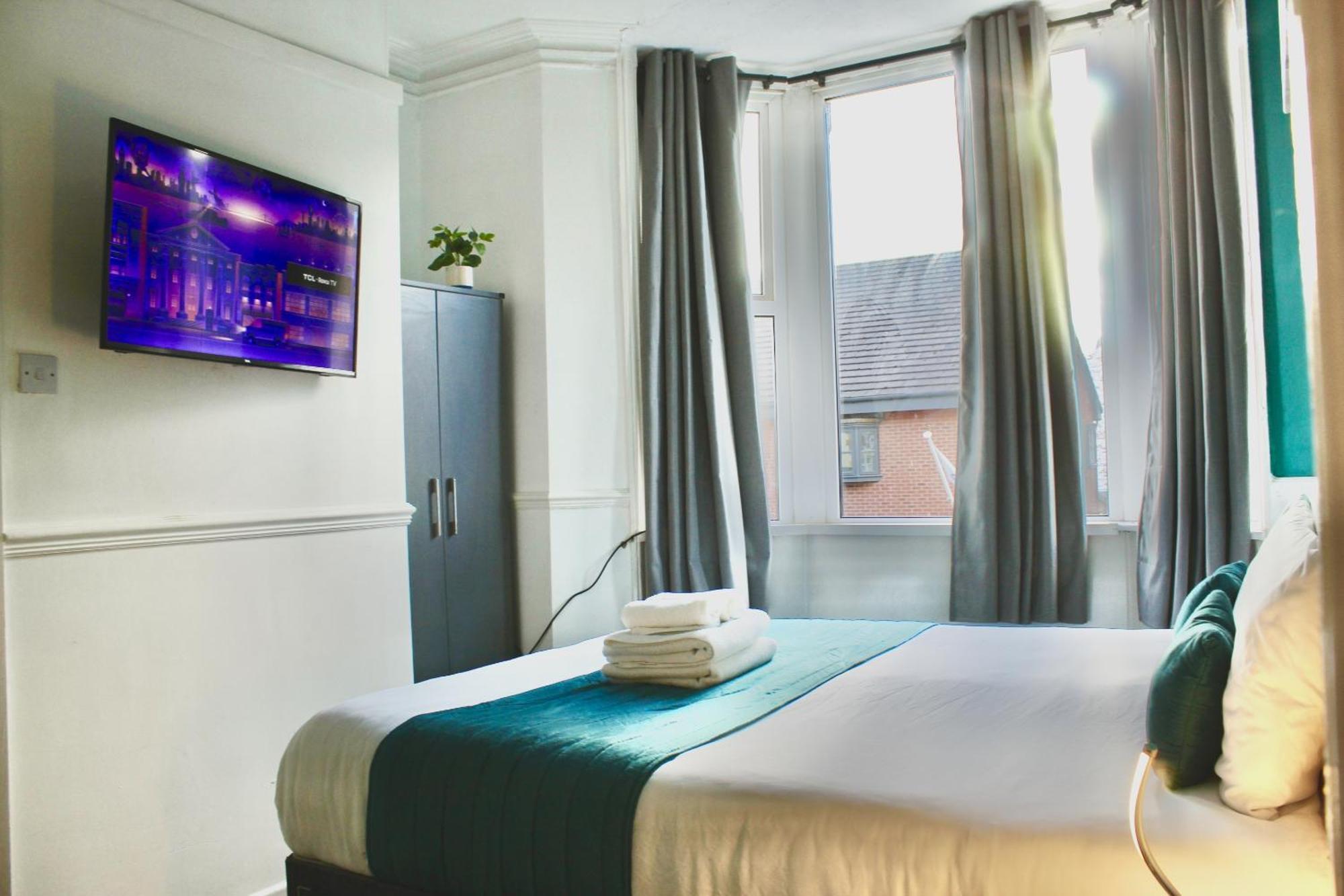 Seaside - Comfortable - Double, King & Super King Beds - 4*