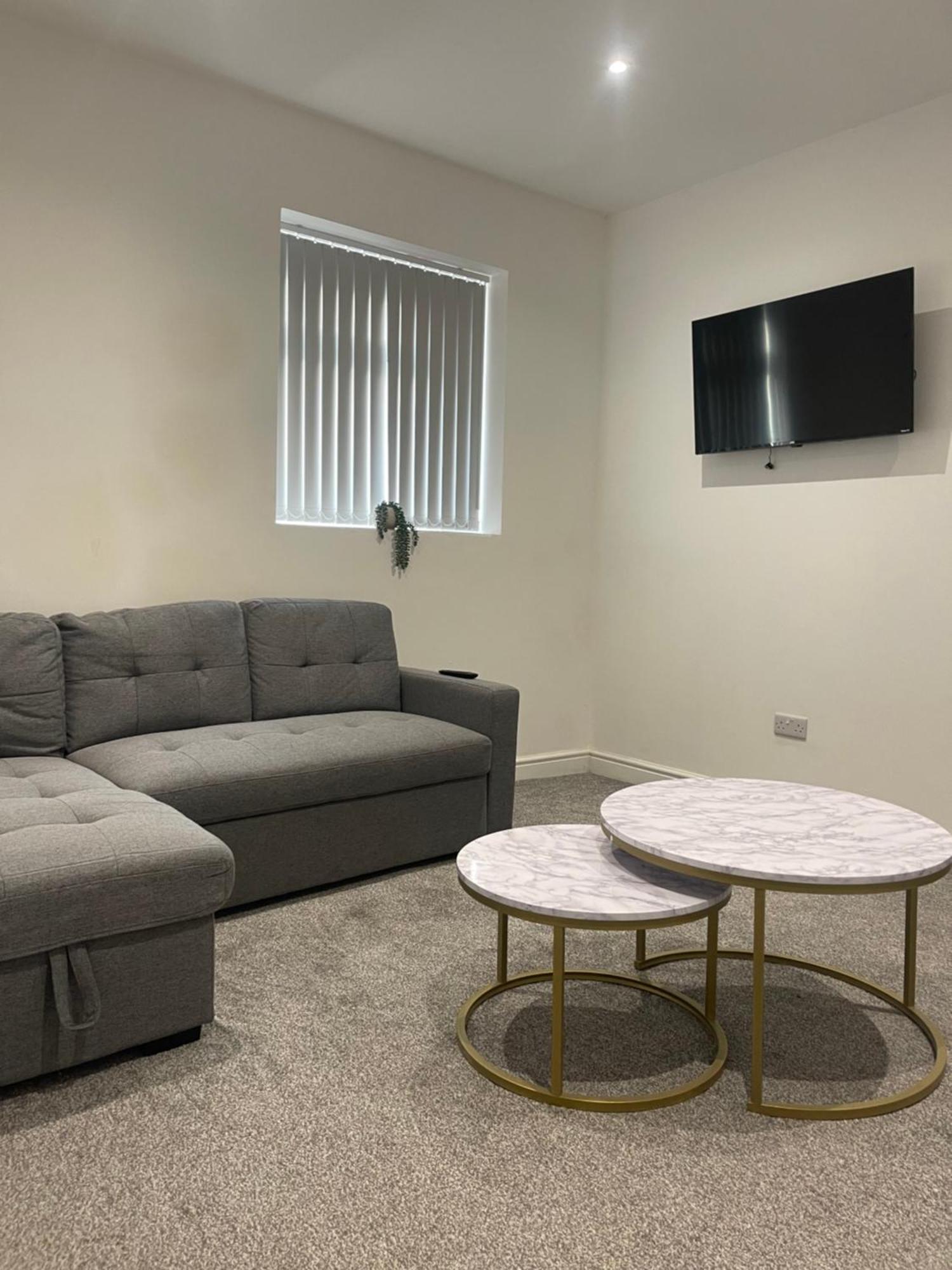 Ground Floor - Balmoral - 2 - Sleeps 6 Free Wifi Apartment Blackpool