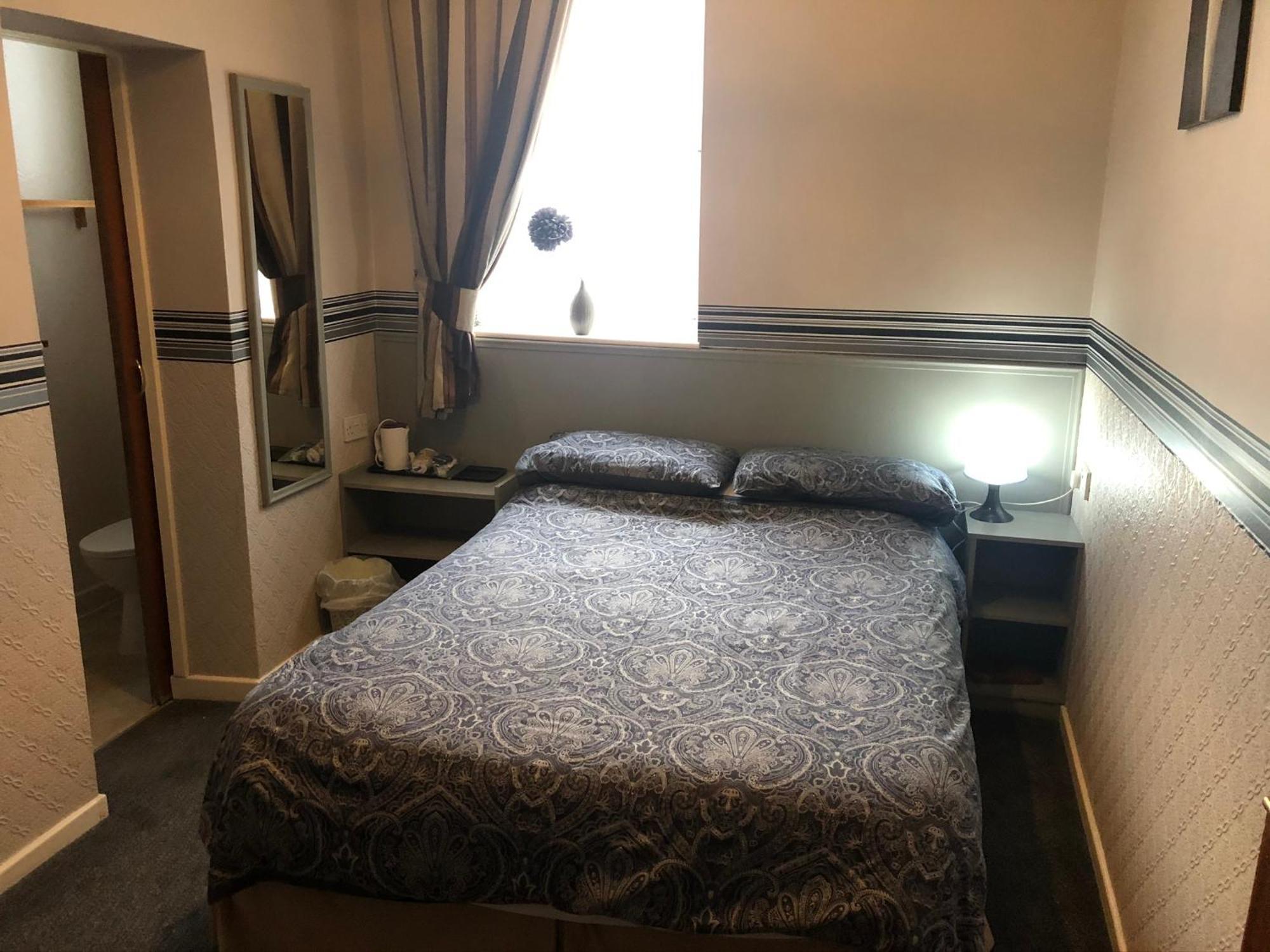 Bed & Breakfast West Vale 3*