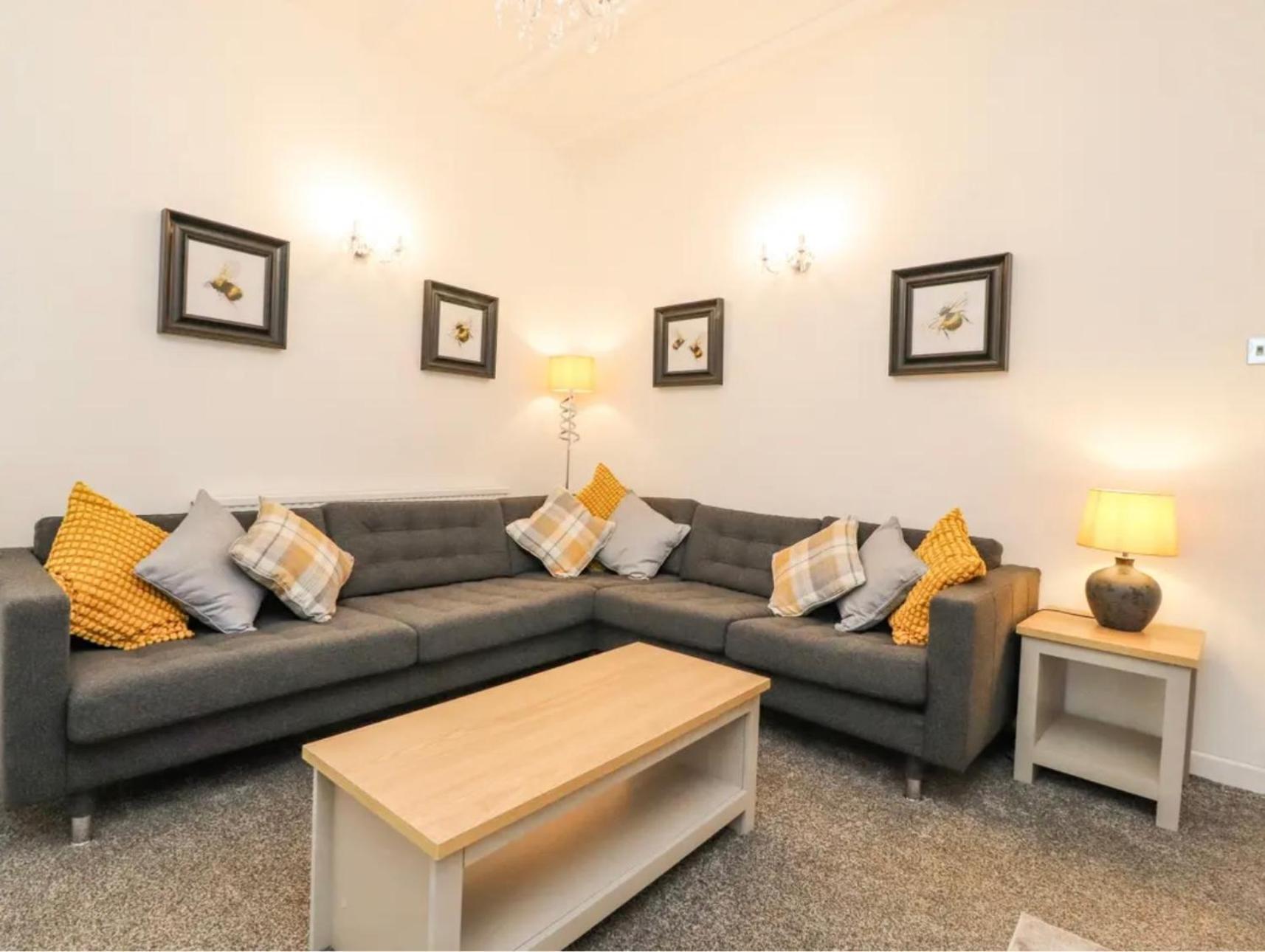 Holiday home Kitty - 3 Bedroom - Warm And Welcoming - Sleeps 5 - Blackpool