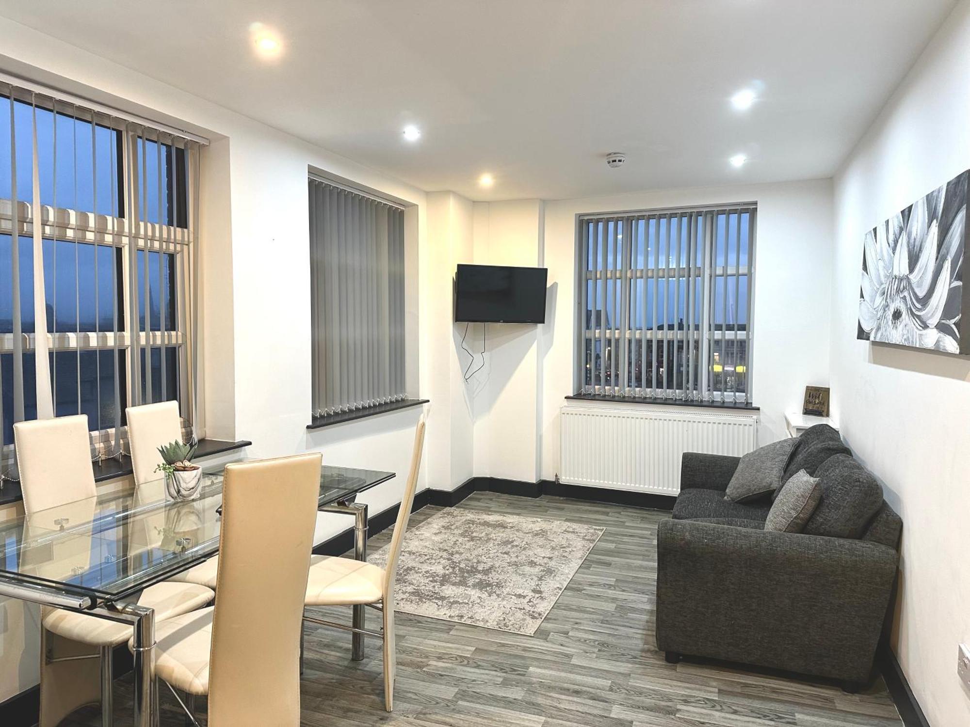 Winter Gardens Service 2 By Service Apartment