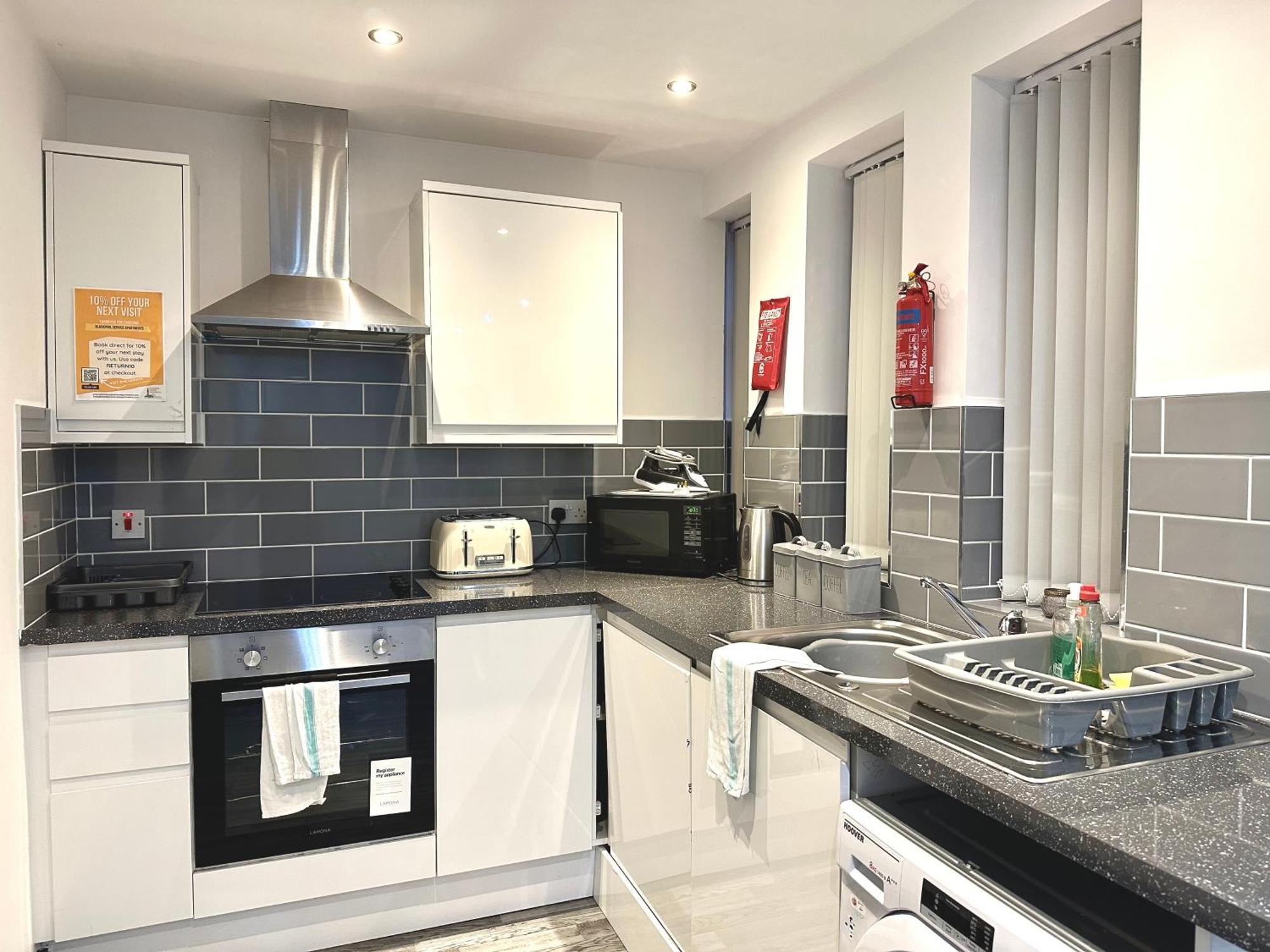 Winter Gardens Service 2 By Service Apartment *