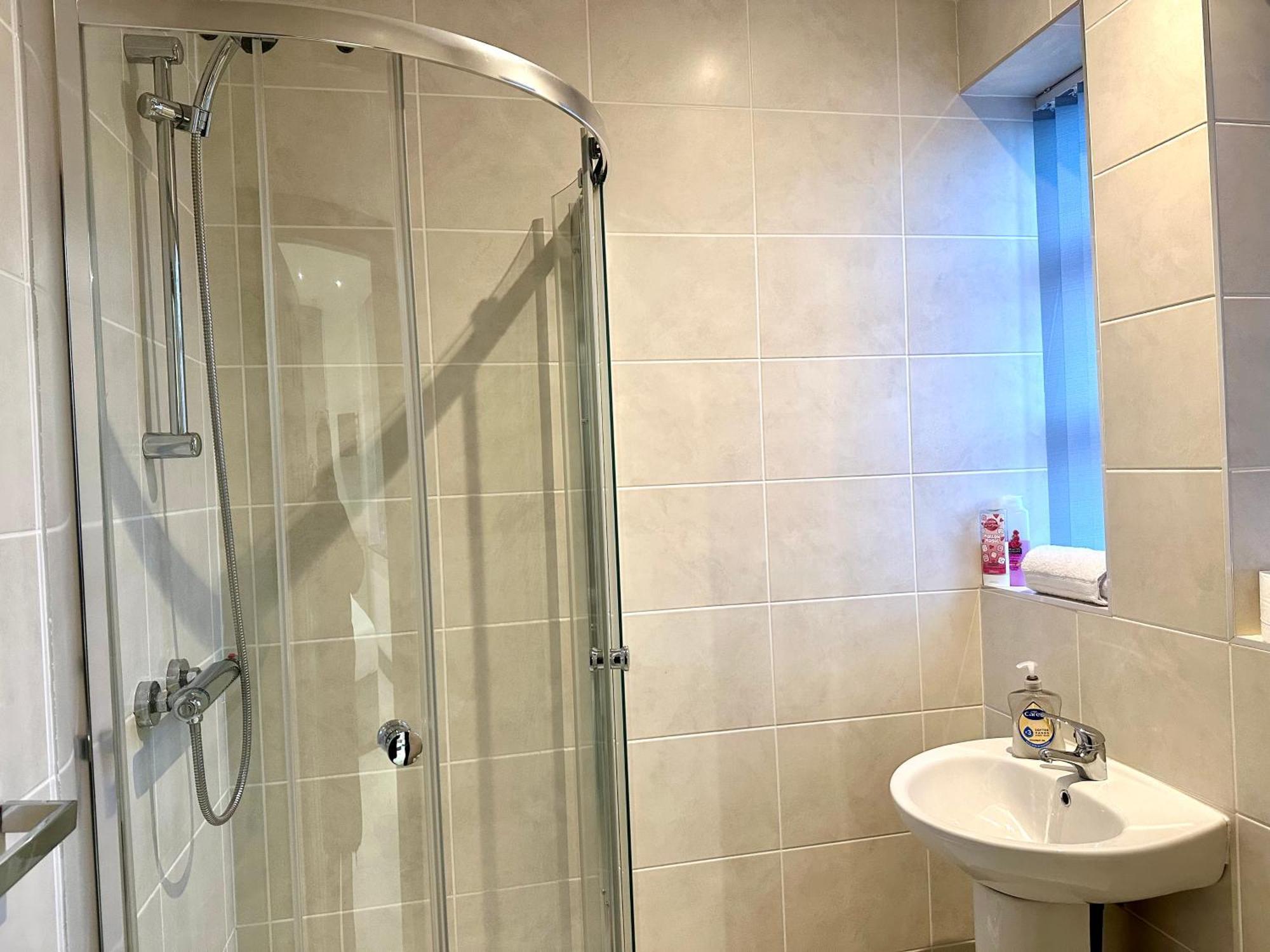 Winter Gardens Service 2 By Service Apartment