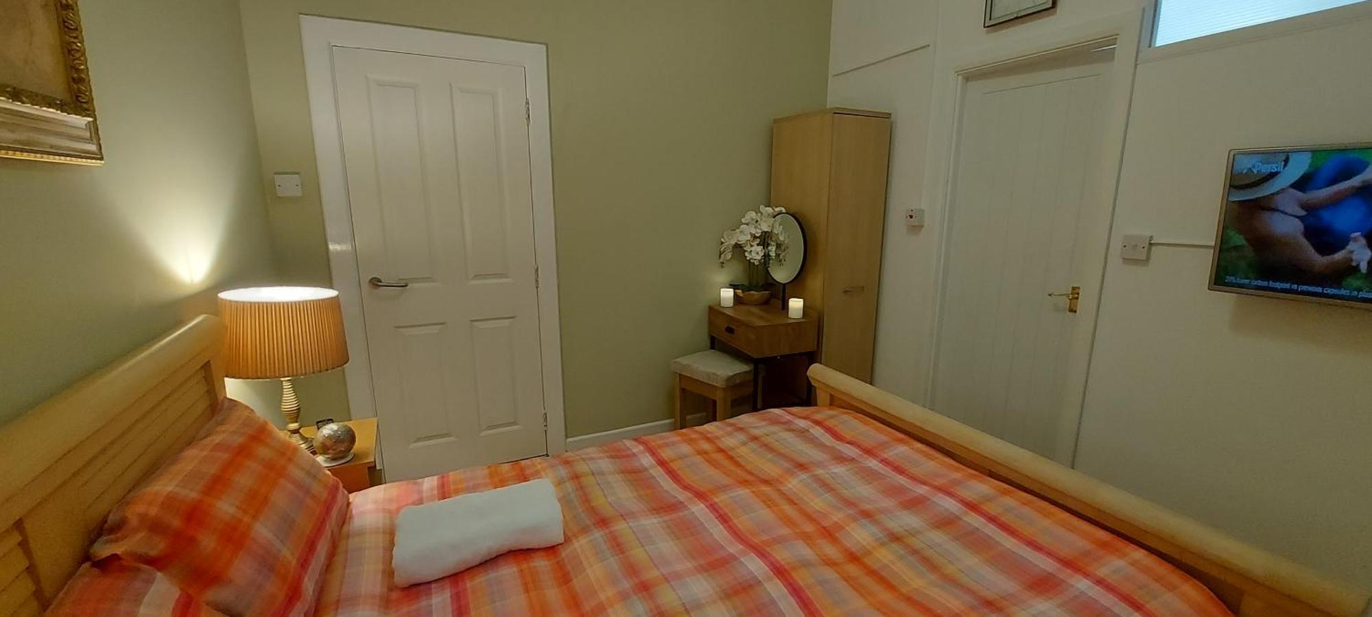 Apartment The Enigma - 2 Master Bedrooms Sleeps 6 *