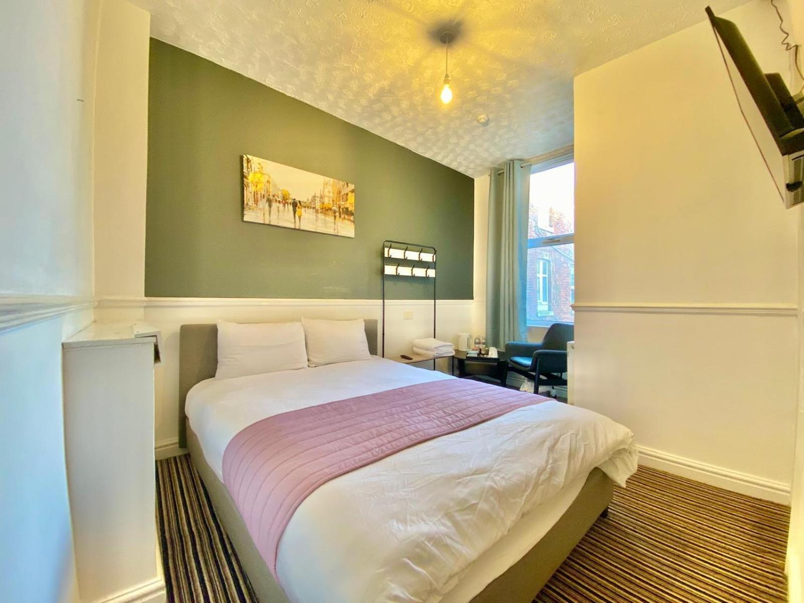 Seaside - Comfortable - Double, King & Super King Beds - 4* Blackpool