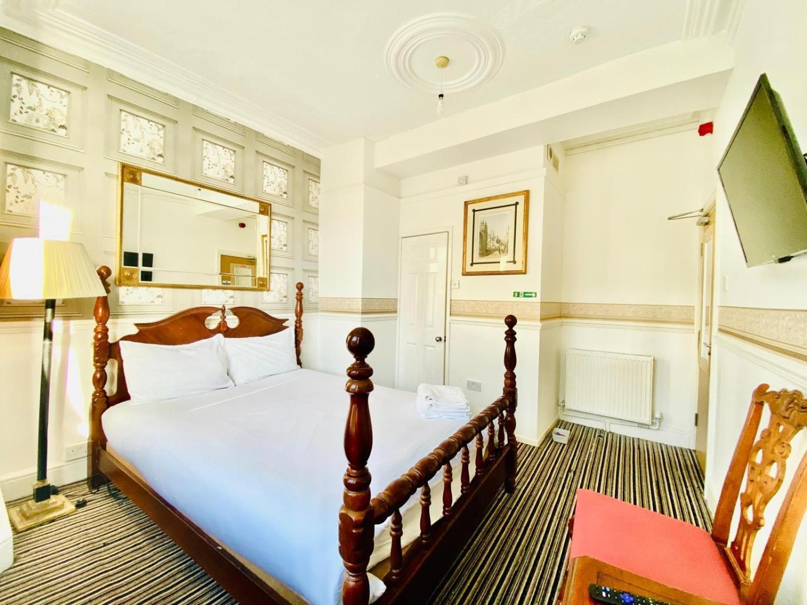 Seaside - Comfortable - Double, King & Super King Beds - Hotel