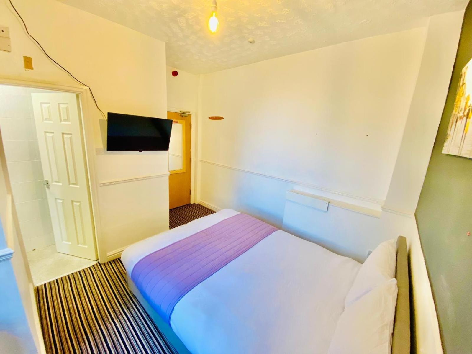Seaside - Comfortable - Double, King & Super King Beds - Blackpool