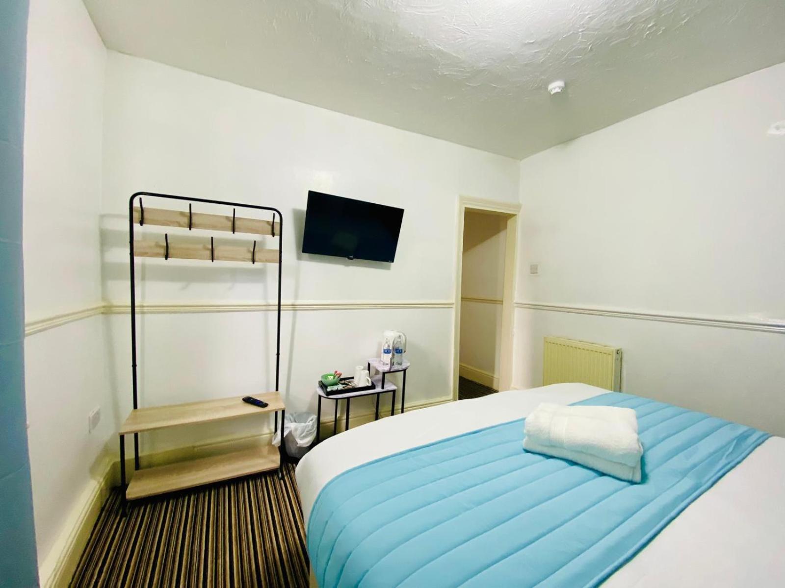 Seaside - Comfortable - Double, King & Super King Beds - Blackpool