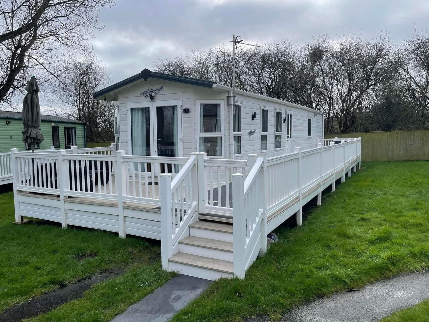 Holiday park 8 Berth Caravan Marton Mere Blackpool