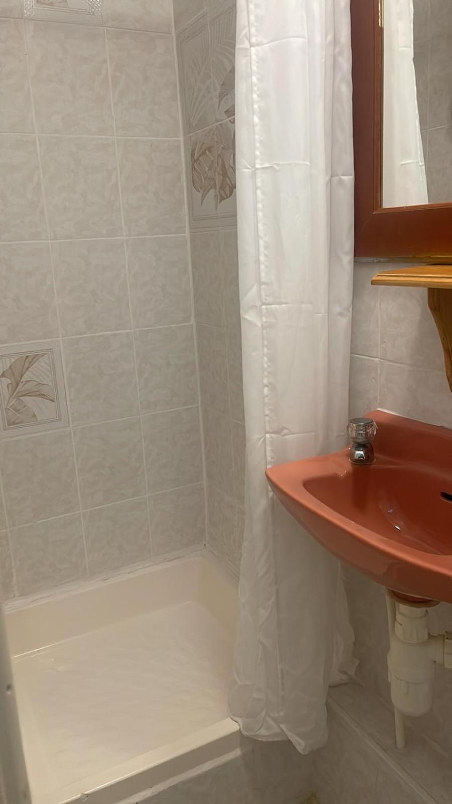 - Great Location, Comfortable Beds Hotel 4*