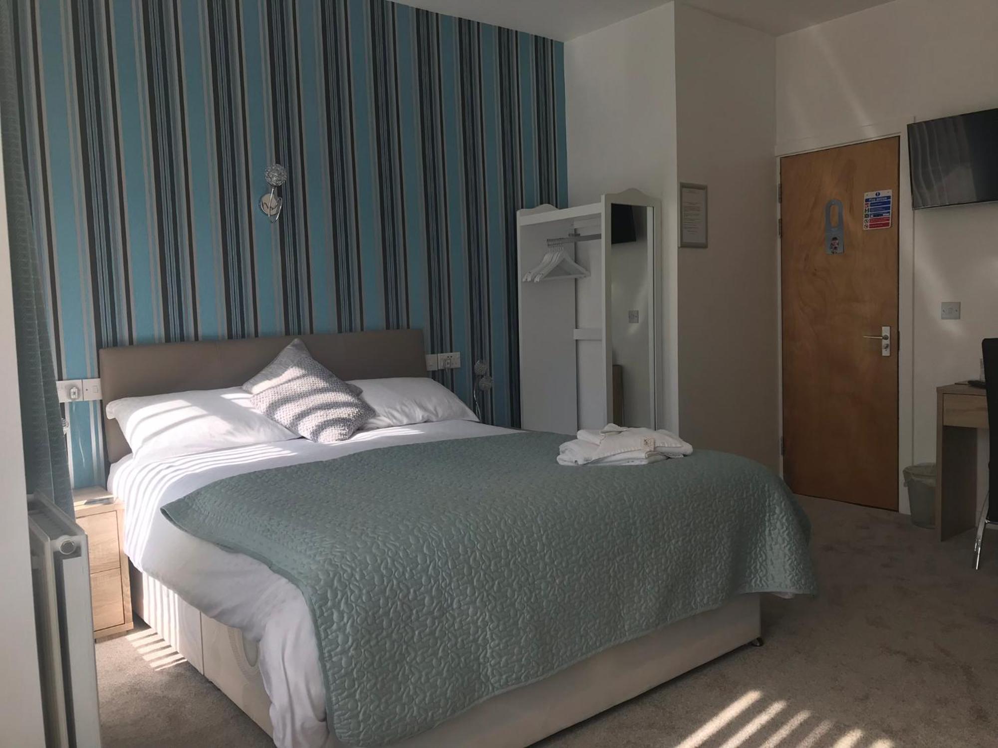 Four Seasons 3* Blackpool