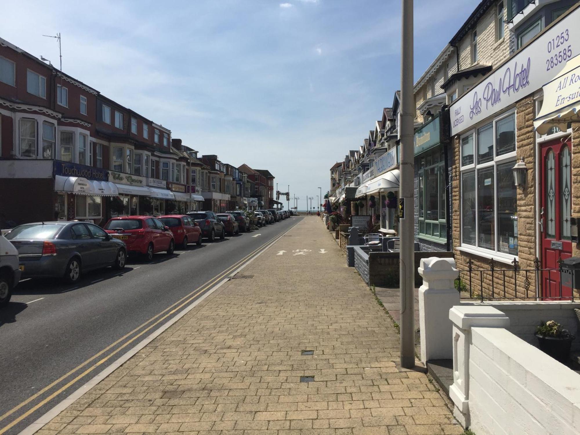 Four Seasons Guest house Blackpool