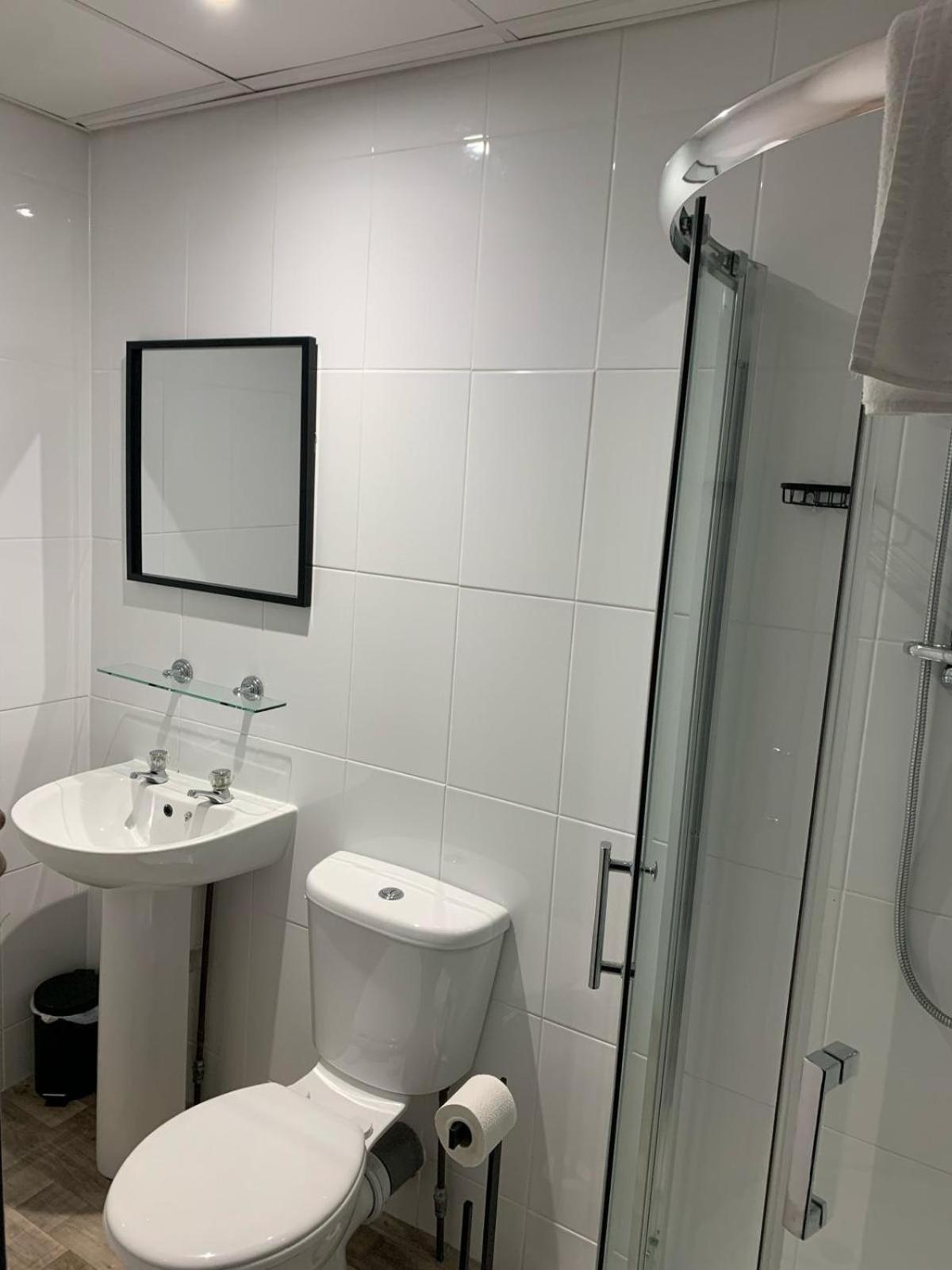 Hotel Woodhouse Fully Refurbished Quiet Family No Stag Or Hens Will Be Refused On Checkin 4*