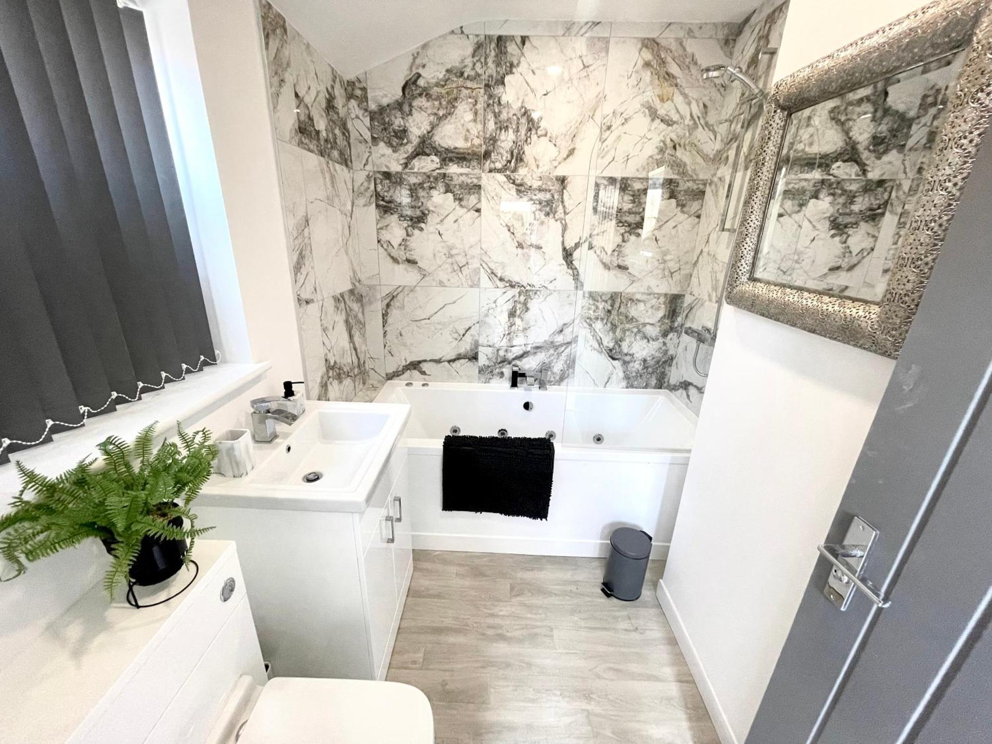 Apartment Osborne Luxury Hot Tub And Jacuzzi *