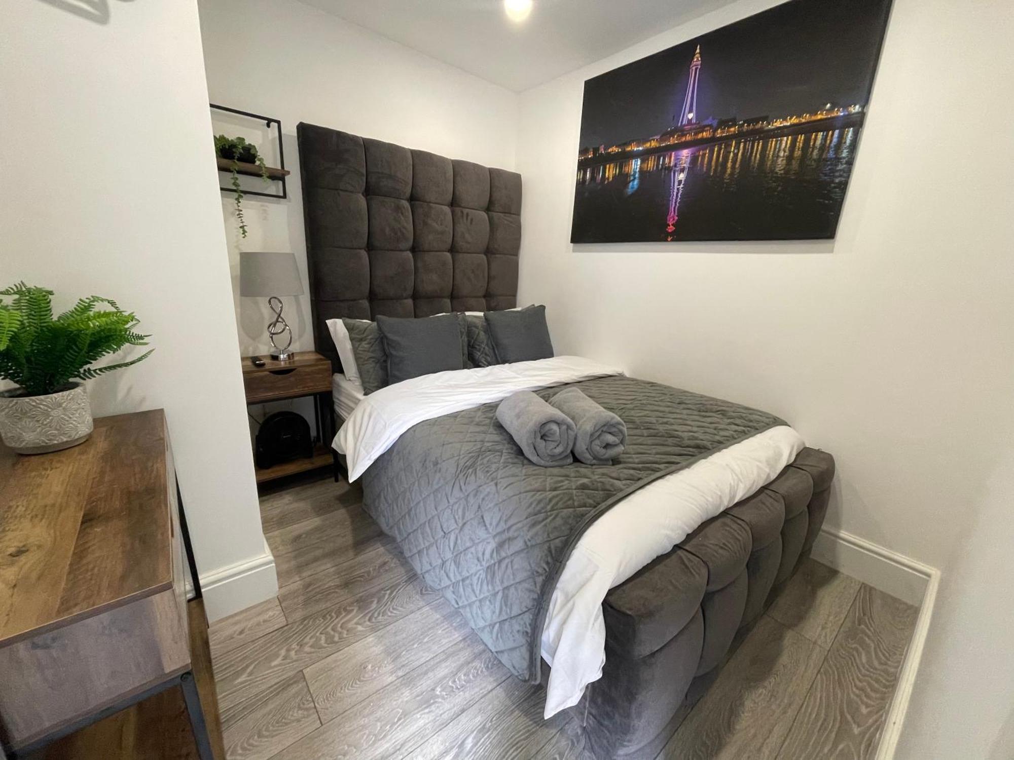 Osborne Luxury Hot Tub And Jacuzzi * Blackpool