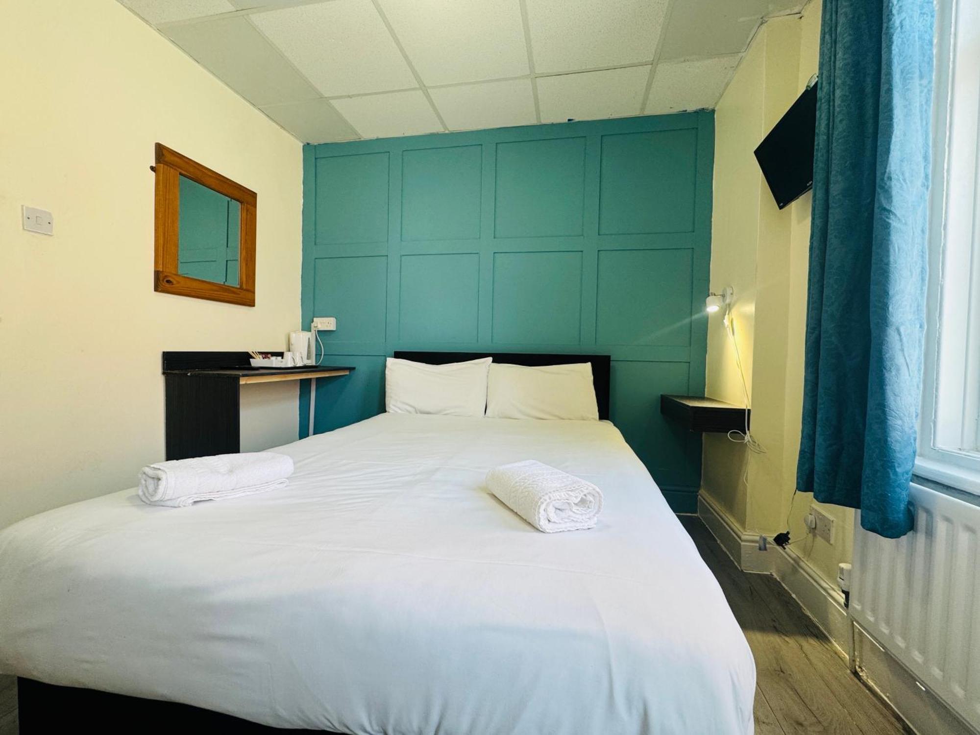 Calypso Hotel 2*