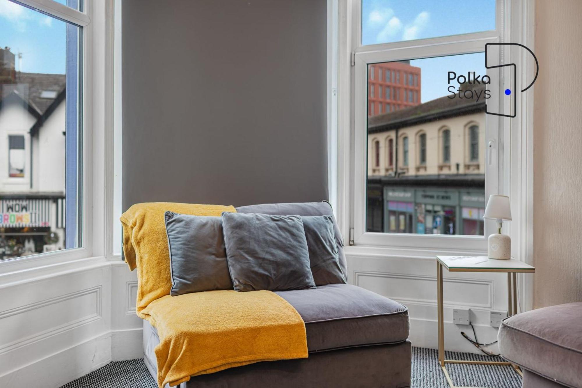 Polkadot Winter Gardens - Large Modern In By Polkastays *