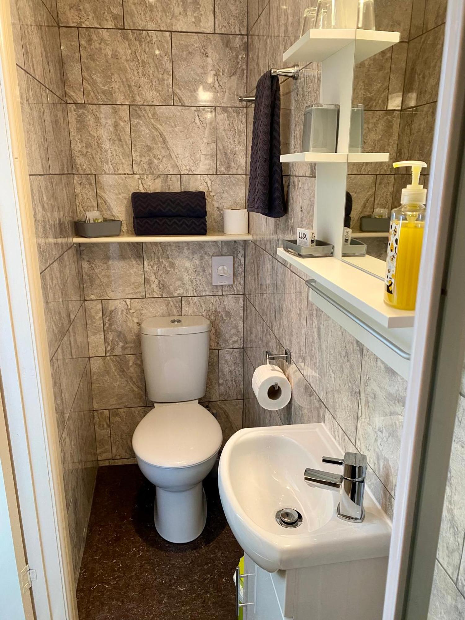 The Libra - Adults Only With Carpark Guest house
